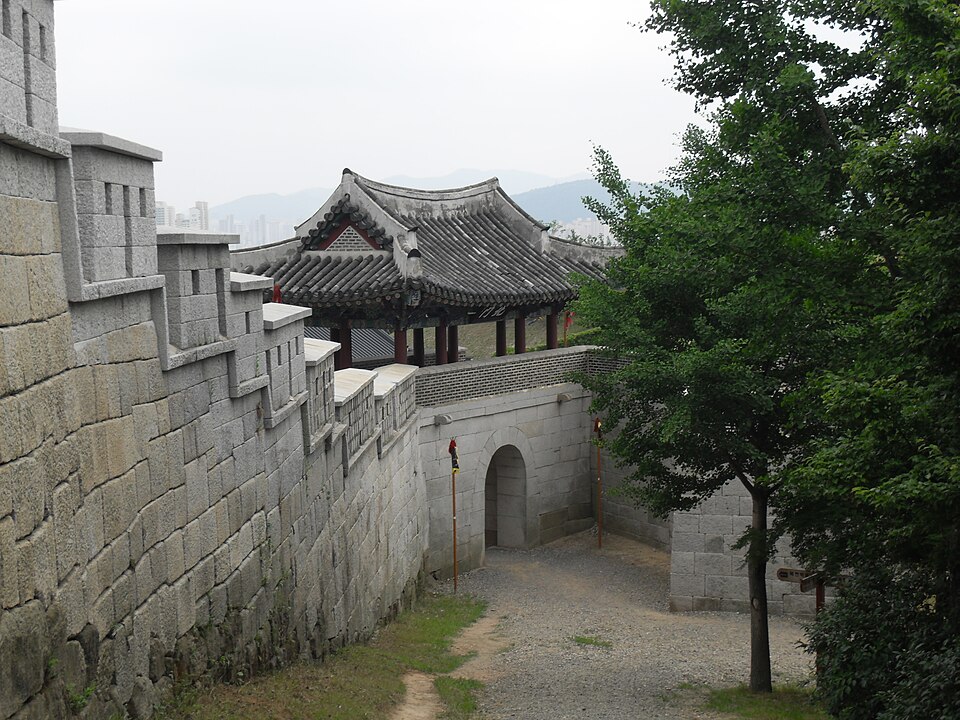 부산 동래읍성 북문 성곽 — 동래구 검정고시 과외