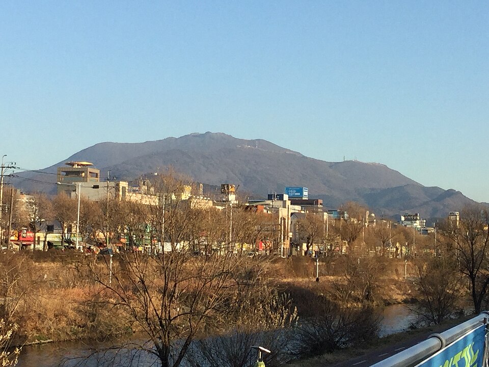 광주 동구에서 바라본 무등산 — 광주 동구 검정고시 과외