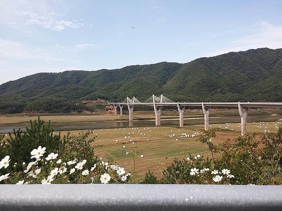 인제38대교와 주변 산자락 — 인제 검정고시 과외