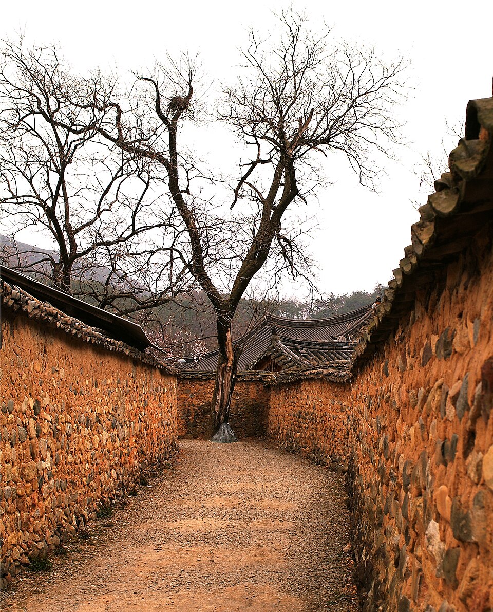 산청 남사예담촌의 옛 돌담길 — 산청 검정고시 과외