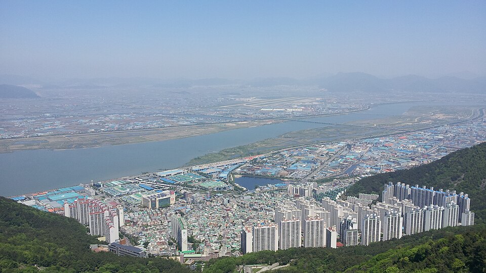 산 위에서 내려다본 엄궁동과 낙동강 — 사상구 검정고시 과외